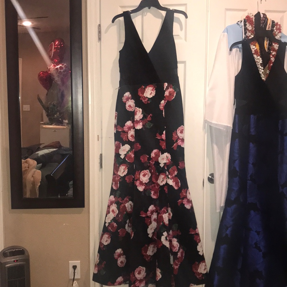Beautiful Dress for Sale!!
